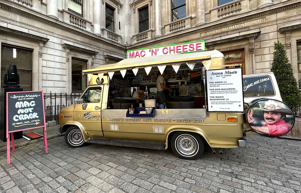 Anna Mae's food truck